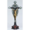 Belo crucifixo com cristo, do Séc. XIX, em madeira nobre, sendo o cristopolicromado com dourado. Ricos apliques em prata cinzelada. Alt. cristo28cm. Alt. total 66cm.