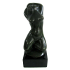 Alfredo Ceschiatti - Escultura em bronze patinado, representando Figura de Nu Feminino. Base em mármore negro. Assinada. Alt. total 39,5cm.
