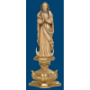 Excelente escultura monobloco em marfim representando Nossa Senhora da Conceição. Goa, Séc. XVIII. Alt. 17cm. 