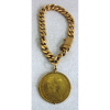 Moeda com pulseira em ouro tendo no verso os dizeres MARIA T. D. G. PORT. ET. ALG. REGINA 1798. Pulseira em ouro baixo. Peso da moeda 17.6g e peso total 32.8g.
