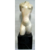 Bruno Giorgi - Escultura em mármore rajado, representando Tronco feminino. Base em mármore negro rajado. Alt. total 68cm.