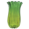Belo e grande vaso em murano italiano nos tons de verde degrade. Trabalhada em gomos e minúsculas bolhas de ar. (pequeno bicado na base). Alt. 37,5cm.