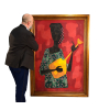 <p>Cundo Bermudez<br />OLEO SOBRE TELA<br />156x106 cm.;177x127 cm<br />A guitarrista <br />1959<br /><br />Assista ao documentário que traça o percurso artístico e humano de Cundo Bermúdez, um dos pilares da modernidade pictórica cubana, que soube traduzir, com sutileza e vigor, a alma de sua terra natal. Nascido em 1914 em Havana, Bermúdez abandona o Direito em nome da arte e constrói uma trajetória silenciosa e revolucionária, entre Cuba, México, Europa e o exílio caribenho.<br /><br />Ao contrário dos grandes muralistas épicos, sua pintura é intimista, marcada por músicos solitários, varandas melancólicas e figuras femininas envoltas em silêncio. A narrativa percorre seus anos formativos na Escuela de San Alejandro, sua conexão com o muralismo mexicano, a consagração internacional no MoMA (1944), e o impacto do exílio após 1967.<br /><br />Através de imagens raras, obras icônicas e uma atmosfera cinematográfica, o filme revela como Cundo moldou silenciosamente a identidade visual cubana do século XX — não com gritos de denúncia, mas com o sussurro harmônico da resistência estética.<br /><br />Um tributo visual à permanência da memória, entre a Havana barroca e a diáspora moderna.</p>