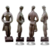 SÔNIA EBLING (Sonia Ebling de Kermoal, Taquara RS 1918 - Rio de Janeiro RJ 2006).<br />110 X 43 X 26 CM.<br />“Graça”.<br />Escultura em bronze<br />Procedência Galeria Dom Quixote RJ.<br /><br />Estudou na Escola de Belas Artes do Rio Grande do Sul e Escola Nacional de Belas Artes entre 1944 e 1951.<br />Em 1955, com a escultura Mulher e Pássaro, foi Prêmio de Viagem ao Estrangeiro do Salão Nacional de Arte Moderna do Rio de Janeiro. <br />Em Paris até 1968, estudou com o escultor bielorrusso de ascendência judaica Ossip Zadkine, e obteve bolsa da Fundação Calouste Gulbenkian.<br /><br />Expôs em destacados centros: <br />Salon de la Jeune Sculpture do Museu Rodin, <br />Bienal de Arte Tri-Veneta de Pádua,<br />Salon de Réalités Nouvelles e <br />Salon des Petits Bronzes do Museu de Arte Moderna em Paris, <br />VII Bienal de São Paulo.<br /><br />Em 1970 ministrou um curso e assumiu cátedra de escultura na Escola de Belas Artes da UFRGS.<br /><br /><br />