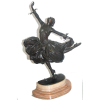 <p>COLINET ( Claire Jeanne Roberte Colinet,Bruxelas, Bélgica, 1880– Asnières-sur-Seine , Paris-1950)<br />Dancer<br />Escultura em bronze e base em mármore.<br />Altura: 55,9 cm.<br />Peso:13k<br /><br />Foi uma escultora francesa de nascimento belga que trabalhou durante o início do século XX. O assunto de seu trabalho mais conhecido era principalmente dançarinas árabes. A maior parte de sua produção na escultura pode ser classificada como sendo do estilo Art Deco .<br /><br />Colinet foi expositora frequente nas exposições de arte Salon des Artistes Francais e Salon des Independents em Paris. Suas esculturas, em sua maioria representadas por formas femininas lindamente imaginadas, energizadas e dramáticas, foram postadas postumamente no Salão de Paris por quase 30 anos.<br />Em data indeterminada - provavelmente por volta de 1910 - Colinet emigrou para Paris , França , onde estudou escultura sob o olhar atento de Jef Lambeaux e expôs pela primeira vez no Salon des Artistes Francais em 1913 e tornou-se membro permanente da organização em 1929. De 1937 a 1940 expôs no Salon des Independents em Paris e se juntou ao Sindicato de Mulheres Pintores e Escultores. [1] O trabalho de Colinet é feito principalmente no estilo Art Deco , e seus modelos incluíam odaliscas , dançarinos exóticos, malabaristas e artistas de cabaré .<br /><br />Algumas de suas peças de bailarinas femininas foram influenciadas por um renascimento do movimento orientalista que havia sido popular na Europa entre 1860 e 1880. Seu material de moldagem preferido era o bronze ; no entanto, várias de suas esculturas mais ilustres são <br />criselefantinas , sendo uma combinação de bronze e marfim . <br />Pouco se sabe sobre sua vida além da obra de arte que ela produziu durante uma carreira de sucesso que durou mais de 40 anos. Como mulher, ela foi minoria em seu campo de escultura escolhido durante a era em que trabalhou e viveu.<br /><br />A escultura de Colinet tornou-se altamente desejável para os colecionadores e, cada vez mais, está vendendo por somas exorbitantes. Em uma venda da Christie's em 4 de maio de 2007, sua estátua Ankara Dancer de cerca de 1930 foi vendida por um preço de US $ 285.984. <br /><br />-44 outras esculturas reproduzidas fotograficamente no livro:“Art deco and other figures” by Brian Catley, Antique collectors club.<br />-9 outras esculturas reproduzidas fotograficamente na Enciclopédia ABAGE- Bronze- Sculptors & Founders, Harold Berman.<br />-Verbete no Dicionário Sculptors in Bronze- James Mackay, página 75.</p>