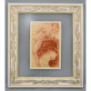 ELISEU VISCONTI (1866 — 1944)<br />Nu e rosto feminino. <br />Sfumato - Desenho com giz vermelho, chamado sanguínea, que tal como o carvão e o pastel seco, recebe fixador apropriado. Essa técnica foi usada por Leonardo da Vinci, Rafael e Rubens.<br />TÉCNICA: Sanguínea<br />Ano de 1900.<br />Medidas: 42 x 25 cm. <br />Com moldura: 78 x 69 cm.<br />Ano de 1900. <br />CATALOGADO NO PROJETO ELISEU VISCONTI: D-555. <br />Obra aprovada na 28º reunião da Comissão de Autenticação das Obras de Eliseu Visconti, realizada em 22 de novembro de 2016.<br /><br />Eliseu Visconti nasceu em Giffoni Valle Piana, 30 de julho de 1866 e é considerado um expoente da pintura impressionista no Brasil, para onde veio em 1873 fixando-se na fazenda de propriedade do barão de Guararema, em Além Paraíba.<br />A própria baronesa coloca o jovem para estudar musica no Rio de Janeiro. onde em 1882 muda o curso para artes Liceu de Artes e Ofícios e posteriormente matricula-se na Academia Imperial de Belas Artes, onde estudou com os Premio Viagem ao Estrangeiro Amoedo, Henrique Bernardelli, Zeferino da Costa e Victor Meirelles <br />Em 1890, Eliseu Visconti com os modernos, abandonam a Academia de Imperial de Belas Artes e fundam o Ateliê Livre, com o fim do Império, Academia transforma-se na Escola Nacional de Belas Artes e, no período republicano, Visconti retorna e, no Salão Nacional de Belas Artes de 1982 recebe o Prêmio de Viagem ao Exterior seguindo para a Europa a bordo do navio Congo onde, falando bem o idioma francês, entra com a sétima colocação dentre os 84 concorrentes na École nationale supérieure des beaux-arts,da qual em em 1894, se transfere para École normale d'enseignement du dessin conhecida como École Guérin, onde estudou com Eugène Grasset, uma expressão do Art Nouveau. Como aluno também da Academia Julian, estudou com Bouguereau que foi também professor de Pedro Weingartner.<br />Embora em sua passagem pela Europa tenha realizado cópias de Diego Velázquez, sua formação e influências são dos movimentos dos simbolistas, impressionistas e Art nouveau, estilos em voga em Paris onde expôs nos salões e recebeu Medalha de Prata na importantíssima Exposição Universal de 1900. Na mesma Exposição Universal, recebeu Menção Honrosa na Seção de Artes Decorativas e Artes Aplicadas.<br />Em 1901, em sua primeira exposição individual na Escola Nacional de Belas Artes, no Rio de Janeiro, e em 1903 em São Paulo, apresenta obras da Arte Nova, do seu período com Grasset e telas pintadas na França. A exposição foi aberta pelo então Presidente do Estado, Dr. Bernardino de Campos<br />Em 1903, apresenta projetos art nouveau, que vencem o concurso e são publicados com elogios no Brasil e no exterior, inclusive na revista francesa “L’Illustration”. <br />Em 1904, na Exposição Internacional de St. Louis, nos Estados Unidos, foi o único brasileiro a ganhar a medalha de ouro em pintura e uma medalha na recém criada seção de arte aplicada à indústria.<br />A convite do prefeito Pereira Passos, entre 1905 e 1908, alugou o maior atelie à época em Paris que pertencia à Puvis de Chauvannes, em Neuilly-sur-Seine, na França, executou o pano de boca, o teto sobre a plateia e o proscênio. <br />Em 1906, substituiu Henrique Bernardelli na antiga Escola Nacional de Belas Artes, demitindo-se em 1913, para dedicar-se, na Europa entre 1913 e 1916, à pintura dos painéis do foyer do Theatro Municipal do Rio de Janeiro. Em Paris que inicia os trabalhos num barracão construído em terreno alugado na Rua Didot mas deixou o atelier de Paris sob a ameaça de invasão alemã na primeira guerra mundial, refugiando-se em Saint Hubert e Le Mans. <br />Após 1920, participa do processo modernização urbana da cidade do Rio de Janeiro, executando decorações da Biblioteca Nacional, do Palácio Tiradentes e Palácio Pedro Ernesto.<br />Em 1922, é agraciado com a Medalha de Honra na Exposição Internacional do Centenário da Independência e, sobre a Semana de Arte Moderna, na revista “ISTO É” em dezembro de 1977Pietro Maria Bardi comentou: Esqueceram o único realmente moderno de sua época, que era Visconti. Após 50 anos, em 1972, Willys de Castro incluiu uma tela de Visconti no Cartaz Comemorativo do Cinquentenário da Semana de Arte Moderna.<br />Em meio às discussões modernistas, em 1926, ano da primeira exposição de Tarsila do Amaral em Paris, o já aclamado Visconti apresenta o fantástico ex-libris e o emblema da Biblioteca Nacional.<br />Em 1927,doando quatro telas para o acervo, Visconti participou com Assis Chateaubriand, dos primeiros esforços para criação de um Museu de Arte em São Paulo, O MASP, que seria fundado em1947, tendo em sua direção o seu admirador Pietro Maria Bardi.<br />Em meados da década de 1930, com alargamento do palco Visconti volta ao Theatro Municipal do Rio de Janeiro, e executa o novo friso sobre a boca de cena auxiliado por sua filha Yvonne Visconti Cavalleiro, seu genro Henrique Cavalleiro e Agenor César de Barros e Martinho de Haro.<br />Entre 1934 e 1936, ainda leciona no curso de extensão universitária de artes decorativas da Escola Politécnica do Rio de Janeiro. <br />Na Europa Belle époque da revolução industrial multiplicavam-se as Escolas de Artes Aplicadas onde eram estimuladas as artes gráficas e os utilitários artísticos. No Brasil, Visconti, oriundo de uma dessas escolas, a École Guérin, foi quem introduziu esse, então, moderno estilo de arte. Ele pessoalmente produziu cartazes, selos, ex-libris, estamparias, jarros cerâmicos, vitrais etc...<br />Em um medíocre assalto ao seu atelier da Av. Mem de Sá, em 1944, golpeado na cabeça, três meses depois o artista de vanguarda que antecipou a modernização da arte brasileira faleceu aos 78 anos de idade. <br />Em 2004 Tobias Stourdzé Visconti, neto do artista, criou o Projeto Eliseu Visconti que, entre outras atividades,já realizou exposições, participou a restauração das pinturas do Theatro Municipal do Rio de Janeiro, quando em 2008, em bom estado, foi encontrado por acaso o proscênio preservado de antes do alargamento do palco.<br />O projeto ainda fez o projeto do livro sobre a vida e a obra do artista e o lançamento do Catálogo raisonné de Eliseu Visconti.