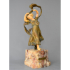 <p>L. BARTHÉLEMY (French 1925- 1930) Danseuse a l'echarpe. Bronze criselefantino. Base em mármore rosa. Medidas: 43 x 18 x 13 cm. Peso: 6,500 kg. https://www.antiques-atlas.com/antique/art_deco_1930_ivory__bronze_figure_of_dancer_/as145a1538</p>
