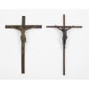 <p>Não Identificado - 2 crucifixos com Cristo. - Esculturas em bronze. - 54 x 31 x 6 cm. - R$ 500,00 / R$ 700,00</p>