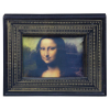 <p>Nelson Leirner- “Almofada Mona lisa”- Reprodução da obra impressa em tecido.- Montada em caixa de madeira e vidro. - 40,5 x 50,5 x 10 cm-- </p>