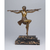 LE FAGUAYS, Pierre<br> Dancer with thyrsys. Escultura de bronze sobre base de mármore. 27,5 cm de altura. França, c. 1935.<br>Esta peça é a que se encontra reproduzida em página inteira no livro Statuettes of the Art Deco Period, de Alberto Shayo, na página 154; também reproduzida em Art Deco and Other Figures, de Bryan Catley, na página 196.