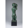 BRUNO GIORGI<br />Figura feminina desnuda. Escultura de bronze patinado sobre base de granito. <br />63 cm de altura total. (fundição póstuma).