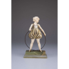 PREISS, Ferdinand<br>Hoop Girl. <br>Escultura de bronze patinado e marfim, sobre base de ônix. <br>21 cm de altura.<br> Assinada na base e siglado no bronze.<br><br>Reproduzido em Art Deco Sculptor, de Alberto Shayo, à pág. 130 e em Art Deco and Other Figures, de Bryan Catley, à pág. 267.