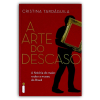 A ARTE DO DESCASO - a história do maior roubo a museu do Brasil-Em pleno Carnaval, quatro homens invadiram o Museu da Chácara do Céu, no bairro de Santa Teresa no Rio de Janeiro, e roubaram cinco obras de arte- um Dalí, um Matisse, um Monet e dois Picassos, cujo valor estimado, na época, ultrapassava 10 milhões de dólares. Naquela tarde de 24 de fevereiro de 2006, os ladrões, de posse de uma granada, renderam os três seguranças, desligaram o sistema de câmeras de vigilância e fizeram nove reféns. Um dos invasores subiu em um móvel histórico para, com uma faca, cortar os fios de náilon que seguravam um dos quadros. Meia hora depois, saíram pela mata para nunca mais serem vistos. Até hoje se trata do maior roubo de arte do Brasil e do oitavo do mundo. ff<br />315g; 23x16 cm; 188 págs.<br />