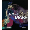 Manabu Mabe - Livro ricamente ilustrado com reproduções das obras de Manabu Mabe e fonte de referência para análise das obras deste artista. “Manabu Mabe (1924-97) foi um dos pioneiros do Abstracionismo no Brasil. Aportou no país em 1934 e chegou a trabalhar na lavoura na região de Lins (São Paulo), onde começou a pintar, improvisando um ateliê. Em diálogo com a arte nipônica, as pinturas do artista promovem a síntese entre a sofisticação da escrita oriental - por meio da simplificação das formas e pela gestualidade - e um aprimorado uso de cores. Mabe obteve grande reconhecimento em vida, e sua carreira atingiu um ponto alto quando conquistou o Prêmio de Melhor Pintor Nacional na V Bienal Internacional de São Paulo, em 1959, e o Prêmio Fiat na XXX Bienal de Veneza, em 1960.”<br />Características: 670g; 29x24 cm; 96 págs.; capa dura; foto do livro em questão.<br />