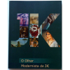 O Olhar Modernista de JK – Livro ricamente ilustrado. “Trata-se de um projeto de reinvenção de uma exposição que foi realizada em 1944, em Belo Horizonte, 22 anos depois da Semana de Arte Moderna de São Paulo. Representa... um olhar contemporâneo lançado sobre Juscelino Kubitschek, que por sua vez olhava o olhar moderno, que olhava o Brasil.”<br />Características: 705g; 30x23 cm; 119 págs. jp<br />