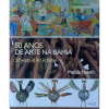 50 ANOS DE ARTE NA BAHIA – Livro repleto de ilustrações. Texto de Matilde Matos, proporcionando à arte, aos artistas, aos críticos, à imprensa, aos marchands, aos curadores, e aos cidadãos brasileiros, um olhar feminino sobre a arte baiana. Apresenta gerações de artistas desde 1945, como Mario Cravo Jr., Genaro de Carvalho e Carybé, entre outros; a geração de 1960, com os renovadores da arte até a geração de artistas do ano 2000. ff<br />Características: 2650g; 30x24 cm; 415 págs.; sobrecapa acompanha capa dura; versão em inglês.<br />