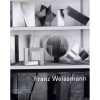 FRANZ WEISSMANN – Livro amplamente ilustrado e esgotado! Retrata na obra de Weissmann, o cubo, a desconstrução, a cor, o construtivismo e para além dele, as passagens cruciais para a formação de sua obra, sua desenvoltura neoconcreta, a eclosão expressionista dos anos 60, entre outros assuntos. ff<br />790g; 28x23 cm; 127 págs.<br />
