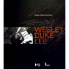 WESLEY DUKE LEE - Livro ilustrado que apresenta a formação e as influências do artista; seu aprendizado com Plattner, e a questão do abstracionismo e a figuração; o relacionamento inicial com a crítica e o mercado de arte; a afirmação de sua produção artística na primeira metade da década de 60; Grupo Phases; e vários outros temas. ff<br />870g; 26x23 cm; 230 págs.<br />