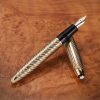 Montblanc Meisterstuck LeGrand Solitaire Solid Gold -Caneta tinteiro (pistão). Corpo de ouro amarelo e branco 18k. Pena de ouro 18k. Fabricada na Alemanha. Acompanha estojo e e certificado. Obs.: Sem uso.