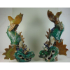 Par cerâmicas esmaltadas representando Dragon-fish executadas em duas partes - China Séc XIX . 94 cm de alt, 46 de comp, 20 de prof (no estado )