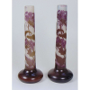 GALLÉ - Par de Vasos de pasta de vidro decoração de flores - 44 cm de altura,(Com adaptação para abajur)