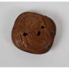 Netsuke em madeira, 3cm x 3cm, Honryuji, templo Kyioto.