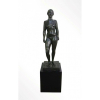 <p>ERNESTO DE FIORI - Mulher em Pé - Escultura de bronze - assinada - 1937 - 112x31x31cm</p>