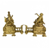 <p>LINKE FRANCOIS - Par de Monumentais Chenets em fino bronze ormolu, ass. na base LINKE - 53 cm alt, 50 x 22 cada. François Linke, o mais importante ébéniste francês de seu tempo. Nascido na Boêmia em 1855, Linke mudou-se para Paris em 1881, onde estabeleceu sua agora famosa oficina e showroom. O trabalho superior de Linke se espalhou rapidamente pela França e ele logo eclipsou até mesmo as melhores casas de móveis de Paris. Hoje, Linke é contado entre os mais importantes fabricantes de móveis do final do século XIX e início do século XX, e seu trabalho é muito cobiçado por colecionadores. Linke é celebrado por projetar móveis altamente inovadores ao infundir o estilo Rococó com as tendências Art Nouveau de Paris.</p>