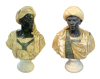 <p>Pendant de bustos em mármore representando figuras de mouros - Aprox 80 x 55 x 30 cm.</p>