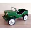 Jeep de brinquedo: Marca Bandeirantes, pedal carpeça toda restaurada em perfeito estado na cor verde e brancopeça de 1964primeiro modelo - 75 cm x 45 cm