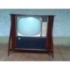 Antiga TV de móvel General Eletric com Pés Palito anos 50.