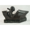 GUIRARD RIVIERE - Piloto de corrida , elegante escultura de bronze fundido e patinado acompanha selo de fundição ETLING sobre base de mármore verde alpe .França período Art Deco - 28 cm de alt, 49 de comp e 17 de prof.