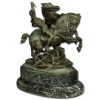 Emmanuel Frémiet - Cavaleiro e dois cavalos. Escultura de bronze patinado, sobre base ovalada; 40 cm de altura. Assinada na lateral direita: E. Frémiet. Base apresenta bicado.