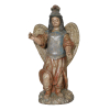 <p>S&atilde;o Miguel Arcanjo - Brasil, s&eacute;culo XVII. Escultura de barro queimado e policromado representando o Santo em sua iconografia tradicional. De p&eacute; sobre nuvens, com asas, cabelos longos, trajes convencionais, bra&ccedil;os ligeiramente flexionados acima da cintura e m&atilde;os em posi&ccedil;&atilde;o de sustentar balan&ccedil;a e lan&ccedil;a; 50 cm de altura total. Apresenta-se no interior de orat&oacute;rio de madeira, com vest&iacute;gios de policromia, da mesma &eacute;poca, com alguns restauros; em seu interior pintura de almas do purgat&oacute;rio. Est&atilde;o ausentes nesta iconografia, a balan&ccedil;a com seu prato e a lan&ccedil;a com estandarte.</p>